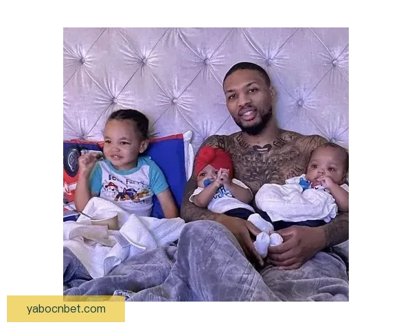 杨瀚森女友与利拉德儿子欢乐互动社媒晒温馨合影瞬间