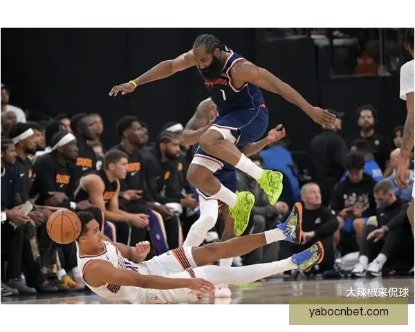 泰伦-卢率快船大逆转24分赢球迎生涯常规赛400胜成现役主帅第八人